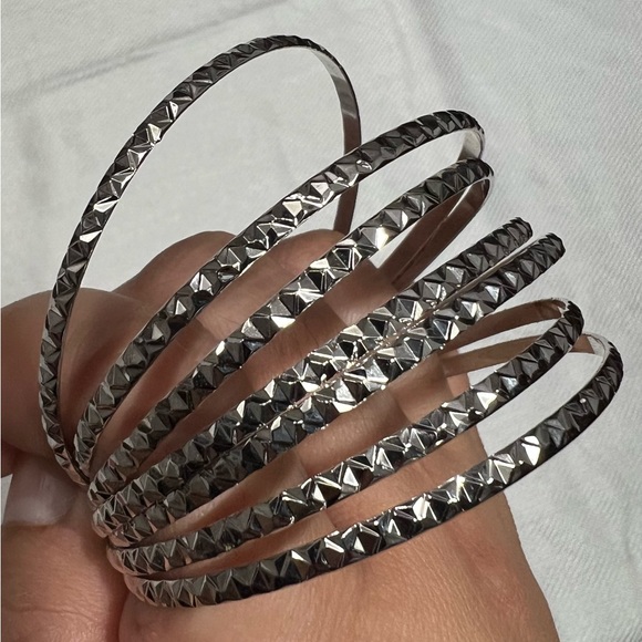 Beautiful Girls Silver 7 pcs Bangle Set - Picture 5 of 8